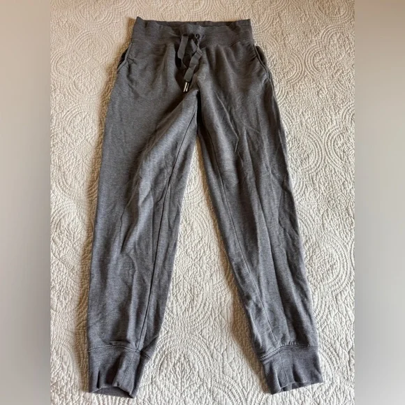 Athleta Gray Balance Jogger with Elastic Waistband and Tapered Legs size small - Picture 9 of 9